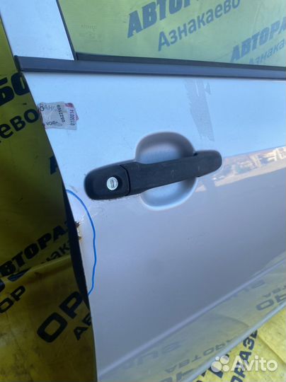 Передняя правая дверь Toyota Probox