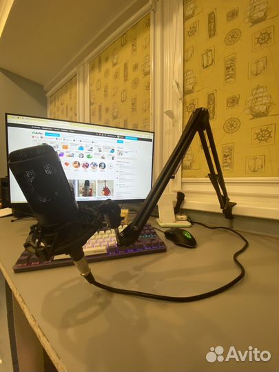 Студийный микрофон Audio-technica AT2035