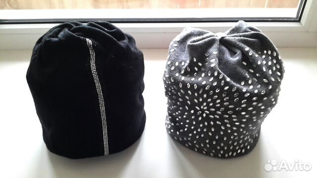 Шапочки трикотажные со стразами, на подкладке