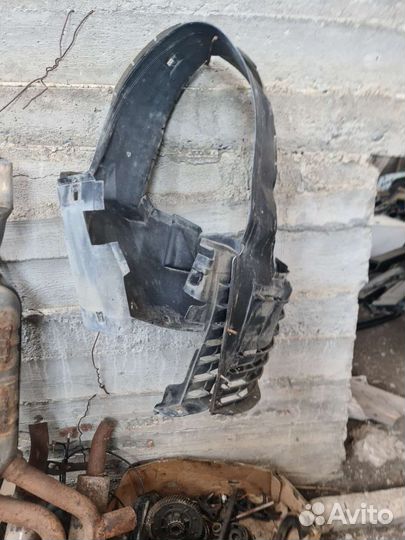 Запчасти на mercedes w140