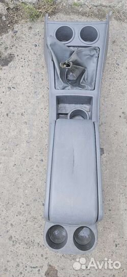 Средняя консоль салона