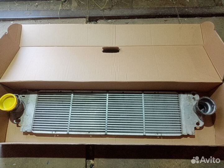Радиатор интеркулера Volkswagen Transporter T5