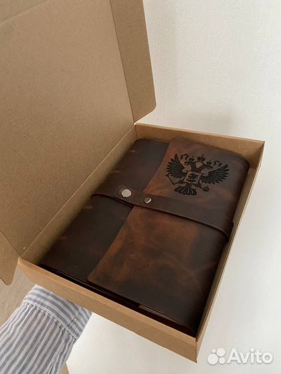 Ежедневник с гравировкой из натуральной кожи