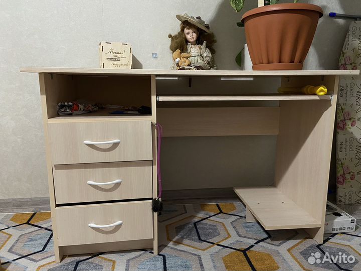 Компьютерный стол