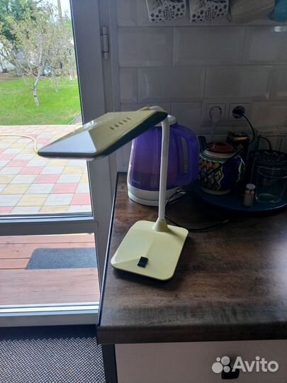 Лампа настольная