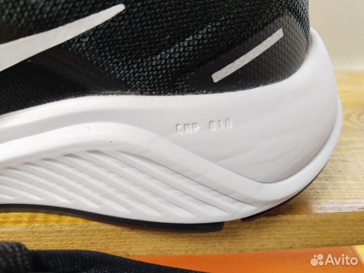 Кроссовки женские Nike air zoom Structure 24