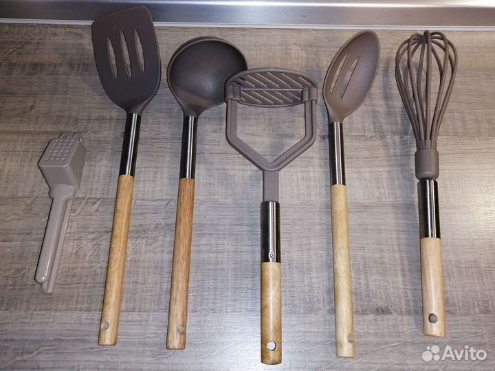 Набор кухонных приборов с подставкой