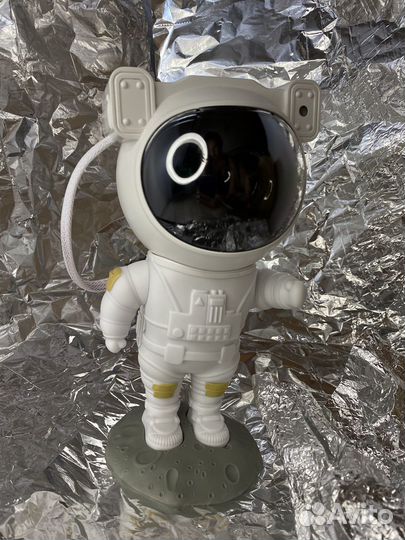 Лазерный проектор-ночник астронавт