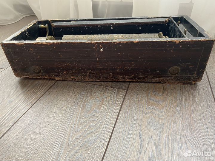 Старинная музыкальная шкатулка