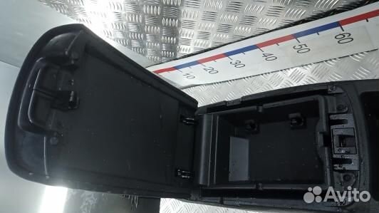 Подлокотник центральный nissan qashqai J11 (1RT35IX01)