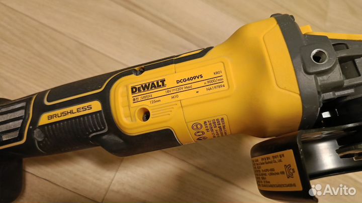 Аккумуляторная болгарка Dewalt DCG409VS