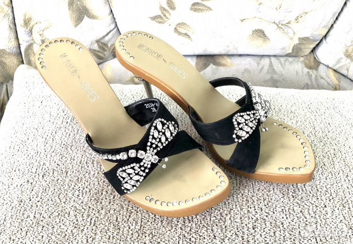 Шлепанцы со стразами Monroe на каблуке