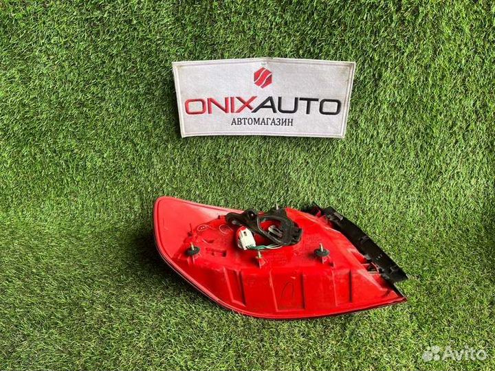 Фонарь задний правый Nissan Skyline HV35 VQ30DD