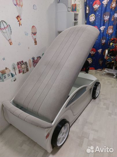Кровать машинка
