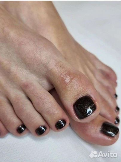 Маникюр с покрытием гель-лаком