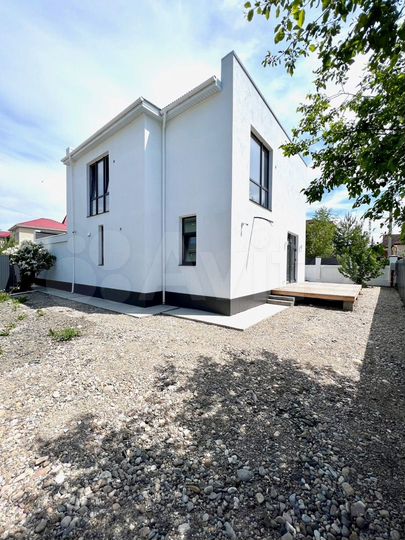 Коттедж 220 м² на участке 6 сот.