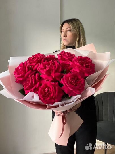 Французские розы малиновые