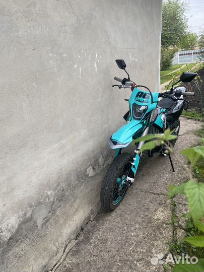 Avantis A6 lux motard