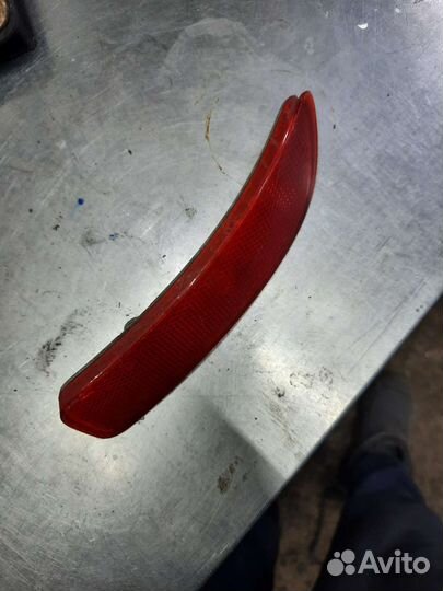 LADA largus задний левый отражатель