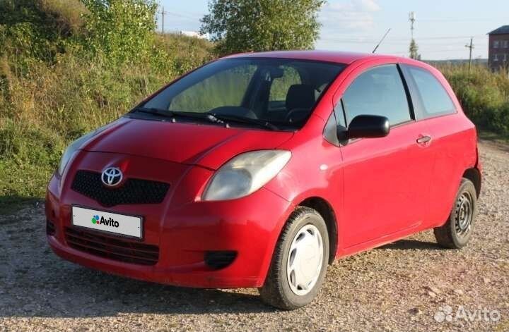 Toyota Yaris 1.0 МТ, 2007, битый, 200 000 км