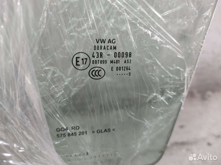 Стекло двери передней левой Skoda korog