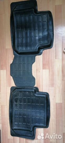 Продам резиновые коврики в салон