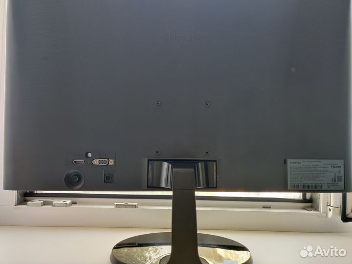 Монитор Samsung 23.5