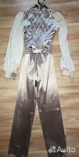 Очень нежный костюм для выступлений фигурное катан