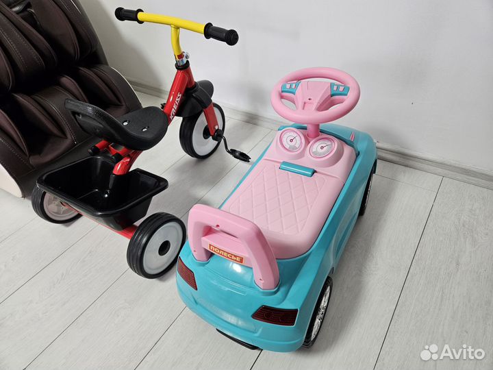 Трехколесный велосипед каталка автомобиль