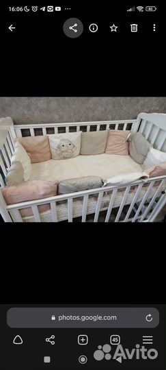 Детская кроватка с маятником белая