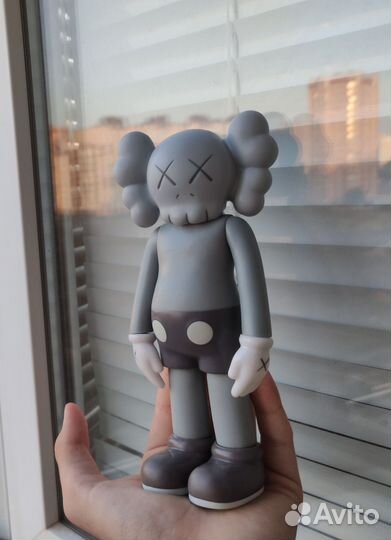 Фигурка Kaws
