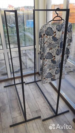 Вешалка напольная