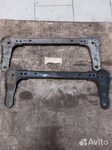 Кронштейн передней балки Nissan T32