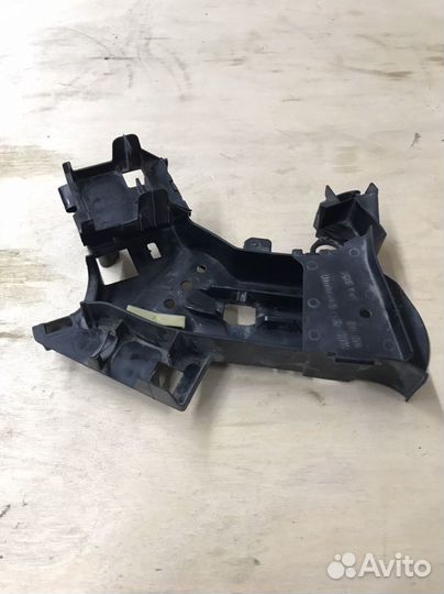 Канал для кабеля 1K0971615DE Passat B7