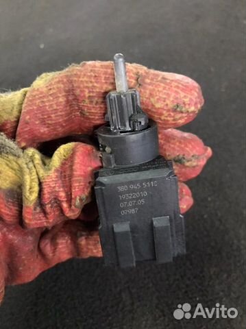 3B0945511C Датчик включения стоп сигнала Audi A6