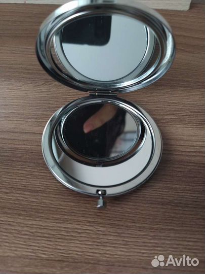 Зеркало карманное