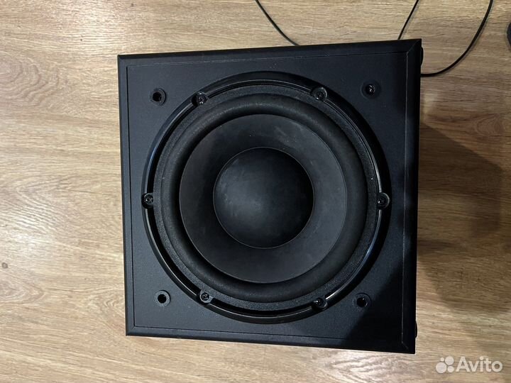 Сабвуфер creative