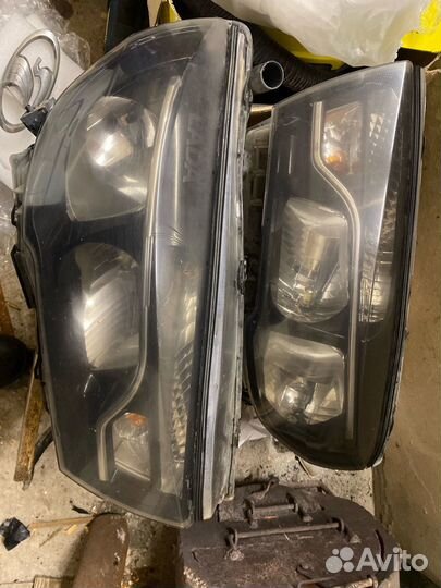 Фары на LADA весту