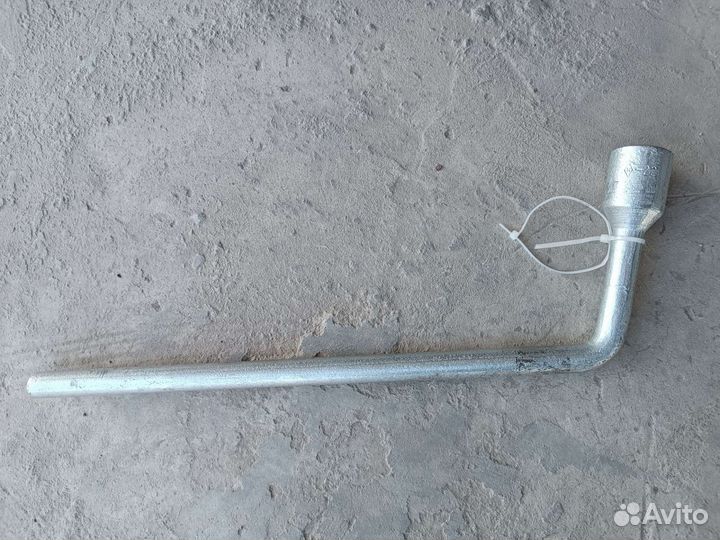Балонный ключ 22