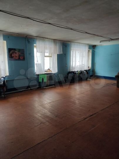 Комната 11 м² в 8-к., 1/5 эт.