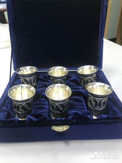 Серебряные стопки