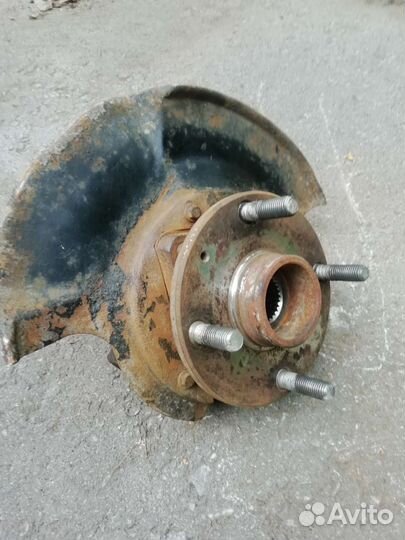 Продам поворотный кулак правый на чери фора