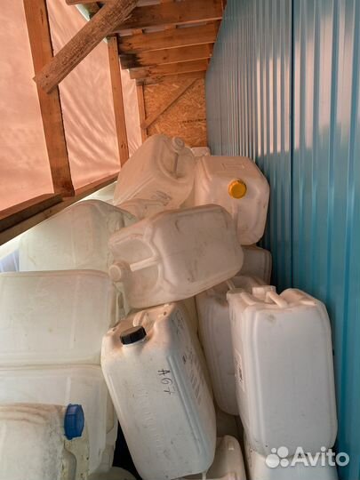 Канистра пластиковая бу