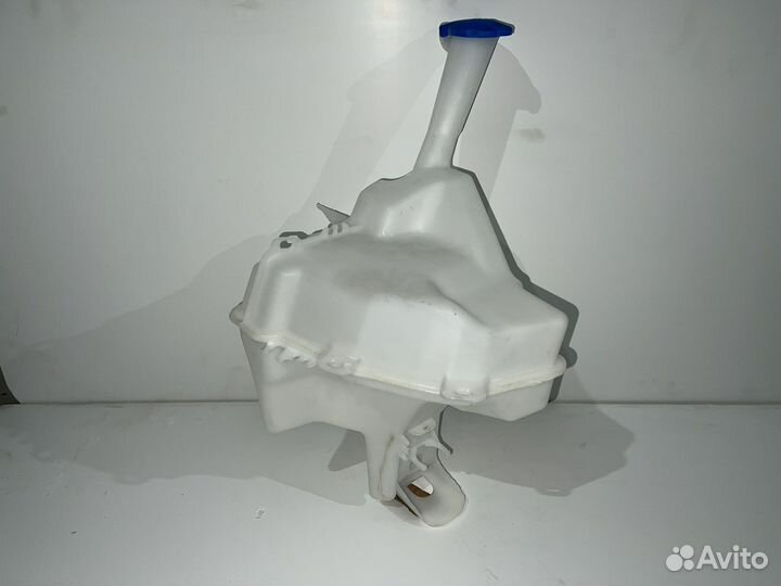 Бачок стелоомывателя Kia Rio 3, Hyundai Solaris 1