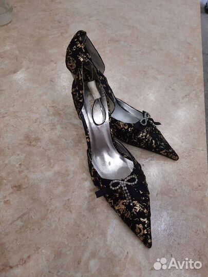 Новые туфли 37 р