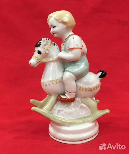 Статуэтка фарфоровая. Мальчик на лошадке. СССР