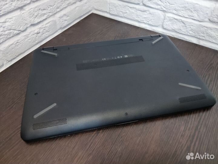 Ноутбук HP Pentium 4*2.56 Ггц/озу 8гб/SSD