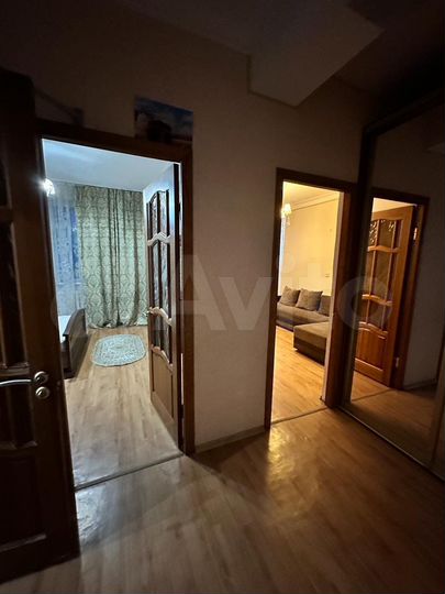 2-к. квартира, 56 м², 4/10 эт.