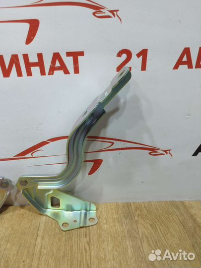 Петля капота RH LH Hyundai Solaris 1 2010-2017