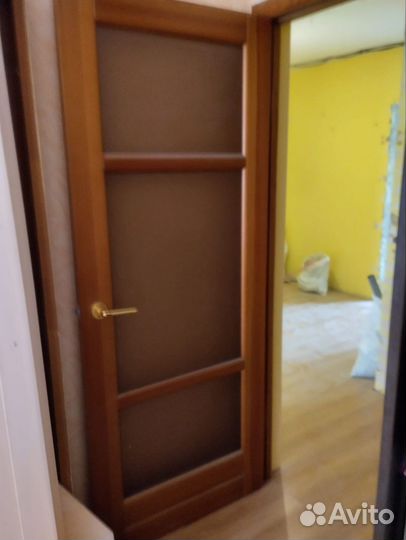 Двери межкомнатные дерево массив